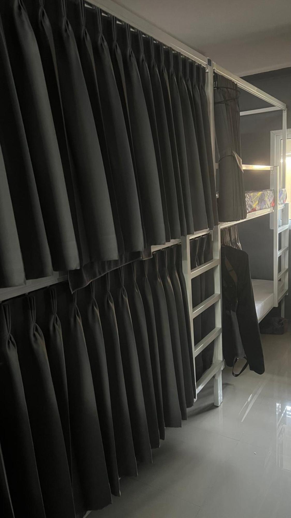 W District Hostel Bangkok Eksteriør bilde