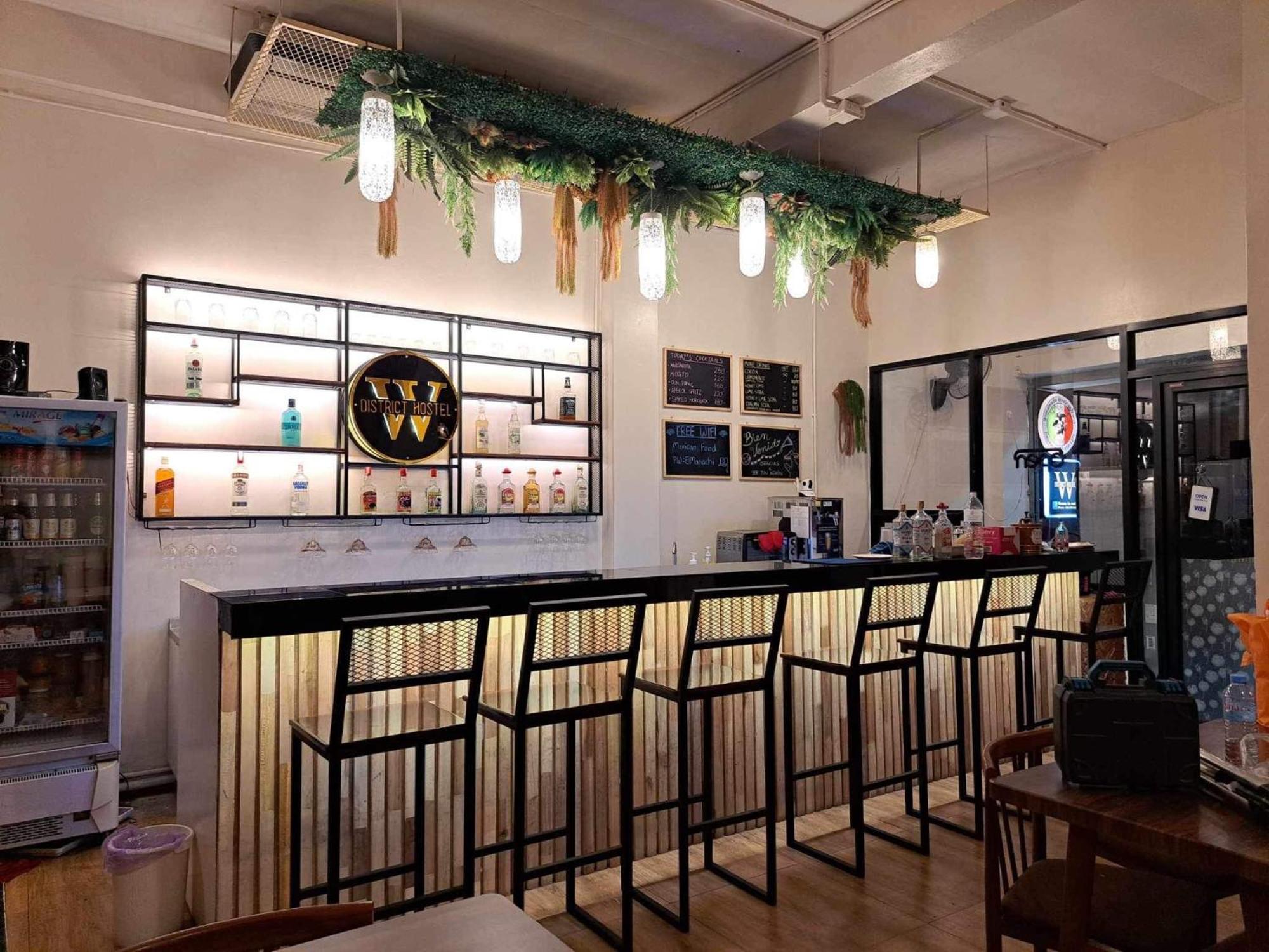 W District Hostel Bangkok Eksteriør bilde