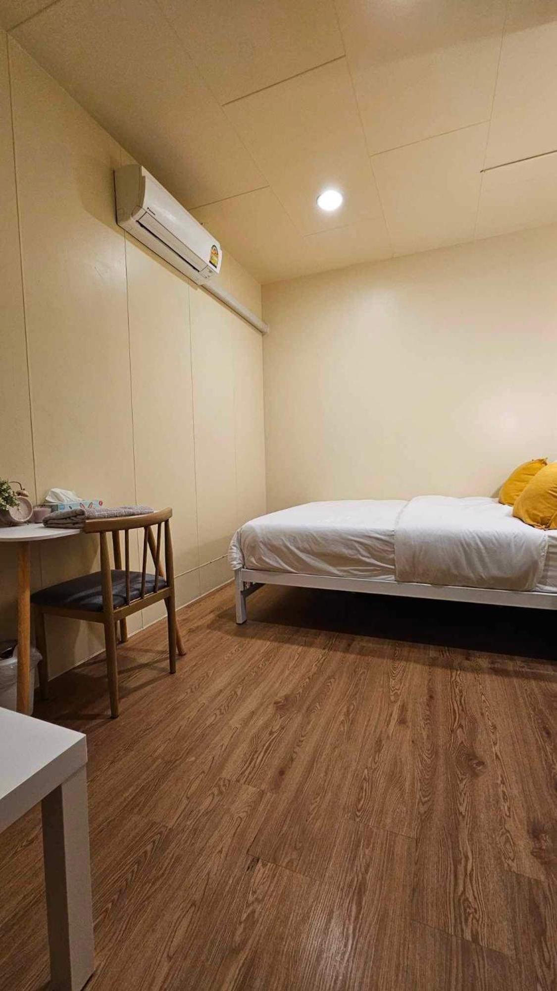 W District Hostel Bangkok Eksteriør bilde
